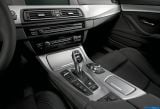Ð¤Ð¾Ñ‚Ð¾Ð³Ñ€Ð°Ñ„Ð¸Ñ Ð°Ð²Ñ‚Ð¾Ð¼Ð¾Ð±Ð¸Ð»Ñ 2012 BMW 5-series M550d xDrive Sedan â„–108 Ð“Ð°Ð»ÐµÑ€ÐµÑ Ñ„Ð¾Ñ‚Ð¾Ð³Ñ€Ð°Ñ„Ð¸Ð¹ и обоев рабочего Ñтола Ñ Ð¸Ð·Ð¾Ð±Ñ€Ð°Ð¶ÐµÐ½Ð¸ÐµÐ¼ ÑкÑтерьера, интерьера, конÑтрукции и дизайнерÑких риÑунков Ð°Ð²Ñ‚Ð¾Ð¼Ð¾Ð±Ð¸Ð»Ñ 2012 BMW 5-series M550d xDrive Sedan.