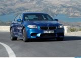 Ð¤Ð¾Ñ‚Ð¾Ð³Ñ€Ð°Ñ„Ð¸Ñ Ð°Ð²Ñ‚Ð¾Ð¼Ð¾Ð±Ð¸Ð»Ñ 2012 BMW 5-series M Sedan â„–062 Ð“Ð°Ð»ÐµÑ€ÐµÑ Ñ„Ð¾Ñ‚Ð¾Ð³Ñ€Ð°Ñ„Ð¸Ð¹ и обоев рабочего Ñтола Ñ Ð¸Ð·Ð¾Ð±Ñ€Ð°Ð¶ÐµÐ½Ð¸ÐµÐ¼ ÑкÑтерьера, интерьера, конÑтрукции и дизайнерÑких риÑунков Ð°Ð²Ñ‚Ð¾Ð¼Ð¾Ð±Ð¸Ð»Ñ 2012 BMW 5-series M Sedan.