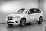 Ð¤Ð¾Ñ‚Ð¾Ð³Ñ€Ð°Ñ„Ð¸Ñ Ð°Ð²Ñ‚Ð¾Ð¼Ð¾Ð±Ð¸Ð»Ñ 2012 BMW X5 M50d â„–003 Ð“Ð°Ð»ÐµÑ€ÐµÑ Ñ„Ð¾Ñ‚Ð¾Ð³Ñ€Ð°Ñ„Ð¸Ð¹ и обоев рабочего Ñтола Ñ Ð¸Ð·Ð¾Ð±Ñ€Ð°Ð¶ÐµÐ½Ð¸ÐµÐ¼ ÑкÑтерьера, интерьера, конÑтрукции и дизайнерÑких риÑунков Ð°Ð²Ñ‚Ð¾Ð¼Ð¾Ð±Ð¸Ð»Ñ 2012 BMW X5 M50d.