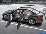 Ð¤Ð¾Ñ‚Ð¾Ð³Ñ€Ð°Ñ„Ð¸Ñ Ð°Ð²Ñ‚Ð¾Ð¼Ð¾Ð±Ð¸Ð»Ñ 2013 BMW 3-series Sedan â„–032 Ð“Ð°Ð»ÐµÑ€ÐµÑ Ñ„Ð¾Ñ‚Ð¾Ð³Ñ€Ð°Ñ„Ð¸Ð¹ и обоев рабочего Ñтола Ñ Ð¸Ð·Ð¾Ð±Ñ€Ð°Ð¶ÐµÐ½Ð¸ÐµÐ¼ ÑкÑтерьера, интерьера, конÑтрукции и дизайнерÑких риÑунков Ð°Ð²Ñ‚Ð¾Ð¼Ð¾Ð±Ð¸Ð»Ñ 2013 BMW 3-series Sedan.
