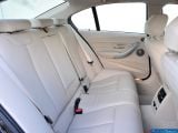 Ð¤Ð¾Ñ‚Ð¾Ð³Ñ€Ð°Ñ„Ð¸Ñ Ð°Ð²Ñ‚Ð¾Ð¼Ð¾Ð±Ð¸Ð»Ñ 2013 BMW 3-series Sedan â„–046 Ð“Ð°Ð»ÐµÑ€ÐµÑ Ñ„Ð¾Ñ‚Ð¾Ð³Ñ€Ð°Ñ„Ð¸Ð¹ и обоев рабочего Ñтола Ñ Ð¸Ð·Ð¾Ð±Ñ€Ð°Ð¶ÐµÐ½Ð¸ÐµÐ¼ ÑкÑтерьера, интерьера, конÑтрукции и дизайнерÑких риÑунков Ð°Ð²Ñ‚Ð¾Ð¼Ð¾Ð±Ð¸Ð»Ñ 2013 BMW 3-series Sedan.