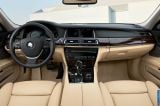 Ð¤Ð¾Ñ‚Ð¾Ð³Ñ€Ð°Ñ„Ð¸Ñ Ð°Ð²Ñ‚Ð¾Ð¼Ð¾Ð±Ð¸Ð»Ñ 2013 BMW 7-series â„–151 Ð“Ð°Ð»ÐµÑ€ÐµÑ Ñ„Ð¾Ñ‚Ð¾Ð³Ñ€Ð°Ñ„Ð¸Ð¹ и обоев рабочего Ñтола Ñ Ð¸Ð·Ð¾Ð±Ñ€Ð°Ð¶ÐµÐ½Ð¸ÐµÐ¼ ÑкÑтерьера, интерьера, конÑтрукции и дизайнерÑких риÑунков Ð°Ð²Ñ‚Ð¾Ð¼Ð¾Ð±Ð¸Ð»Ñ 2013 BMW 7-series.
