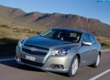 Ð¤Ð¾Ñ‚Ð¾Ð³Ñ€Ð°Ñ„Ð¸Ñ Ð°Ð²Ñ‚Ð¾Ð¼Ð¾Ð±Ð¸Ð»Ñ 2013 Chevrolet Malibu â„–030 Ð“Ð°Ð»ÐµÑ€ÐµÑ Ñ„Ð¾Ñ‚Ð¾Ð³Ñ€Ð°Ñ„Ð¸Ð¹ и обоев рабочего Ñтола Ñ Ð¸Ð·Ð¾Ð±Ñ€Ð°Ð¶ÐµÐ½Ð¸ÐµÐ¼ ÑкÑтерьера, интерьера, конÑтрукции и дизайнерÑких риÑунков Ð°Ð²Ñ‚Ð¾Ð¼Ð¾Ð±Ð¸Ð»Ñ 2013 Chevrolet Malibu.