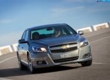 Ð¤Ð¾Ñ‚Ð¾Ð³Ñ€Ð°Ñ„Ð¸Ñ Ð°Ð²Ñ‚Ð¾Ð¼Ð¾Ð±Ð¸Ð»Ñ 2013 Chevrolet Malibu â„–033 Ð“Ð°Ð»ÐµÑ€ÐµÑ Ñ„Ð¾Ñ‚Ð¾Ð³Ñ€Ð°Ñ„Ð¸Ð¹ и обоев рабочего Ñтола Ñ Ð¸Ð·Ð¾Ð±Ñ€Ð°Ð¶ÐµÐ½Ð¸ÐµÐ¼ ÑкÑтерьера, интерьера, конÑтрукции и дизайнерÑких риÑунков Ð°Ð²Ñ‚Ð¾Ð¼Ð¾Ð±Ð¸Ð»Ñ 2013 Chevrolet Malibu.