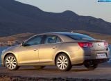 Ð¤Ð¾Ñ‚Ð¾Ð³Ñ€Ð°Ñ„Ð¸Ñ Ð°Ð²Ñ‚Ð¾Ð¼Ð¾Ð±Ð¸Ð»Ñ 2013 Chevrolet Malibu â„–055 Ð“Ð°Ð»ÐµÑ€ÐµÑ Ñ„Ð¾Ñ‚Ð¾Ð³Ñ€Ð°Ñ„Ð¸Ð¹ и обоев рабочего Ñтола Ñ Ð¸Ð·Ð¾Ð±Ñ€Ð°Ð¶ÐµÐ½Ð¸ÐµÐ¼ ÑкÑтерьера, интерьера, конÑтрукции и дизайнерÑких риÑунков Ð°Ð²Ñ‚Ð¾Ð¼Ð¾Ð±Ð¸Ð»Ñ 2013 Chevrolet Malibu.