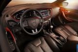 Ð“Ð°Ð»ÐµÑ€ÐµÑ Ñ„Ð¾Ñ‚Ð¾Ð³Ñ€Ð°Ñ„Ð¸Ð¹ Ð¸ Ð¾Ð±Ð¾ÐµÐ² Ñ€Ð°Ð±Ð¾Ñ‡ÐµÐ³Ð¾ ÑÑ‚Ð¾Ð»Ð° Ñ Ð¸Ð·Ð¾Ð±Ñ€Ð°Ð¶ÐµÐ½Ð¸ÐµÐ¼ ÑÐºÑÑ‚ÐµÑ€ÑŒÐµÑ€Ð°, Ð¸Ð½Ñ‚ÐµÑ€ÑŒÐµÑ€Ð°, ÐºÐ¾Ð½ÑÑ‚Ñ€ÑƒÐºÑ†Ð¸Ð¸ Ð¸ Ð´Ð¸Ð·Ð°Ð¹Ð½ÐµÑ€ÑÐºÐ¸Ñ… Ñ€Ð¸ÑÑƒÐ½ÐºÐ¾Ð² Ð°Ð²Ñ‚Ð¾Ð¼Ð¾Ð±Ð¸Ð»Ñ 2013 Dodge Dart.