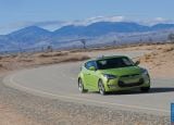 Ð¤Ð¾Ñ‚Ð¾Ð³Ñ€Ð°Ñ„Ð¸Ñ Ð°Ð²Ñ‚Ð¾Ð¼Ð¾Ð±Ð¸Ð»Ñ 2012 Hyundai Veloster â„–060 Ð“Ð°Ð»ÐµÑ€ÐµÑ Ñ„Ð¾Ñ‚Ð¾Ð³Ñ€Ð°Ñ„Ð¸Ð¹ и обоев рабочего Ñтола Ñ Ð¸Ð·Ð¾Ð±Ñ€Ð°Ð¶ÐµÐ½Ð¸ÐµÐ¼ ÑкÑтерьера, интерьера, конÑтрукции и дизайнерÑких риÑунков Ð°Ð²Ñ‚Ð¾Ð¼Ð¾Ð±Ð¸Ð»Ñ 2012 Hyundai Veloster.