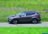 Ð¤Ð¾Ñ‚Ð¾Ð³Ñ€Ð°Ñ„Ð¸Ñ Ð°Ð²Ñ‚Ð¾Ð¼Ð¾Ð±Ð¸Ð»Ñ 2013 Hyundai Santa Fe Eu-version â„–036 Ð“Ð°Ð»ÐµÑ€ÐµÑ Ñ„Ð¾Ñ‚Ð¾Ð³Ñ€Ð°Ñ„Ð¸Ð¹ и обоев рабочего Ñтола Ñ Ð¸Ð·Ð¾Ð±Ñ€Ð°Ð¶ÐµÐ½Ð¸ÐµÐ¼ ÑкÑтерьера, интерьера, конÑтрукции и дизайнерÑких риÑунков Ð°Ð²Ñ‚Ð¾Ð¼Ð¾Ð±Ð¸Ð»Ñ 2013 Hyundai Santa Fe Eu-version.