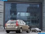 Ð“Ð°Ð»ÐµÑ€ÐµÑ Ñ„Ð¾Ñ‚Ð¾Ð³Ñ€Ð°Ñ„Ð¸Ð¹ Ð¸ Ð¾Ð±Ð¾ÐµÐ² Ñ€Ð°Ð±Ð¾Ñ‡ÐµÐ³Ð¾ ÑÑ‚Ð¾Ð»Ð° Ñ Ð¸Ð·Ð¾Ð±Ñ€Ð°Ð¶ÐµÐ½Ð¸ÐµÐ¼ ÑÐºÑÑ‚ÐµÑ€ÑŒÐµÑ€Ð°, Ð¸Ð½Ñ‚ÐµÑ€ÑŒÐµÑ€Ð°, ÐºÐ¾Ð½ÑÑ‚Ñ€ÑƒÐºÑ†Ð¸Ð¸ Ð¸ Ð´Ð¸Ð·Ð°Ð¹Ð½ÐµÑ€ÑÐºÐ¸Ñ… Ñ€Ð¸ÑÑƒÐ½ÐºÐ¾Ð² Ð°Ð²Ñ‚Ð¾Ð¼Ð¾Ð±Ð¸Ð»Ñ 2010 Kia Ceed Sw.