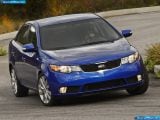 Ð“Ð°Ð»ÐµÑ€ÐµÑ Ñ„Ð¾Ñ‚Ð¾Ð³Ñ€Ð°Ñ„Ð¸Ð¹ Ð¸ Ð¾Ð±Ð¾ÐµÐ² Ñ€Ð°Ð±Ð¾Ñ‡ÐµÐ³Ð¾ ÑÑ‚Ð¾Ð»Ð° Ñ Ð¸Ð·Ð¾Ð±Ñ€Ð°Ð¶ÐµÐ½Ð¸ÐµÐ¼ ÑÐºÑÑ‚ÐµÑ€ÑŒÐµÑ€Ð°, Ð¸Ð½Ñ‚ÐµÑ€ÑŒÐµÑ€Ð°, ÐºÐ¾Ð½ÑÑ‚Ñ€ÑƒÐºÑ†Ð¸Ð¸ Ð¸ Ð´Ð¸Ð·Ð°Ð¹Ð½ÐµÑ€ÑÐºÐ¸Ñ… Ñ€Ð¸ÑÑƒÐ½ÐºÐ¾Ð² Ð°Ð²Ñ‚Ð¾Ð¼Ð¾Ð±Ð¸Ð»Ñ 2010 Kia Cerato/Forte.