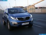 Ð“Ð°Ð»ÐµÑ€ÐµÑ Ñ„Ð¾Ñ‚Ð¾Ð³Ñ€Ð°Ñ„Ð¸Ð¹ Ð¸ Ð¾Ð±Ð¾ÐµÐ² Ñ€Ð°Ð±Ð¾Ñ‡ÐµÐ³Ð¾ ÑÑ‚Ð¾Ð»Ð° Ñ Ð¸Ð·Ð¾Ð±Ñ€Ð°Ð¶ÐµÐ½Ð¸ÐµÐ¼ ÑÐºÑÑ‚ÐµÑ€ÑŒÐµÑ€Ð°, Ð¸Ð½Ñ‚ÐµÑ€ÑŒÐµÑ€Ð°, ÐºÐ¾Ð½ÑÑ‚Ñ€ÑƒÐºÑ†Ð¸Ð¸ Ð¸ Ð´Ð¸Ð·Ð°Ð¹Ð½ÐµÑ€ÑÐºÐ¸Ñ… Ñ€Ð¸ÑÑƒÐ½ÐºÐ¾Ð² Ð°Ð²Ñ‚Ð¾Ð¼Ð¾Ð±Ð¸Ð»Ñ 2011 Kia Sportage.