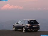 Ð“Ð°Ð»ÐµÑ€ÐµÑ Ñ„Ð¾Ñ‚Ð¾Ð³Ñ€Ð°Ñ„Ð¸Ð¹ Ð¸ Ð¾Ð±Ð¾ÐµÐ² Ñ€Ð°Ð±Ð¾Ñ‡ÐµÐ³Ð¾ ÑÑ‚Ð¾Ð»Ð° Ñ Ð¸Ð·Ð¾Ð±Ñ€Ð°Ð¶ÐµÐ½Ð¸ÐµÐ¼ ÑÐºÑÑ‚ÐµÑ€ÑŒÐµÑ€Ð°, Ð¸Ð½Ñ‚ÐµÑ€ÑŒÐµÑ€Ð°, ÐºÐ¾Ð½ÑÑ‚Ñ€ÑƒÐºÑ†Ð¸Ð¸ Ð¸ Ð´Ð¸Ð·Ð°Ð¹Ð½ÐµÑ€ÑÐºÐ¸Ñ… Ñ€Ð¸ÑÑƒÐ½ÐºÐ¾Ð² Ð°Ð²Ñ‚Ð¾Ð¼Ð¾Ð±Ð¸Ð»Ñ 2009 Mazda 6 Sap Wagon.