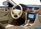 Ð¤Ð¾Ñ‚Ð¾Ð³Ñ€Ð°Ñ„Ð¸Ñ Ð°Ð²Ñ‚Ð¾Ð¼Ð¾Ð±Ð¸Ð»Ñ 2005 Mercedes-Benz CLS 500 â„–037 Ð“Ð°Ð»ÐµÑ€ÐµÑ Ñ„Ð¾Ñ‚Ð¾Ð³Ñ€Ð°Ñ„Ð¸Ð¹ и обоев рабочего Ñтола Ñ Ð¸Ð·Ð¾Ð±Ñ€Ð°Ð¶ÐµÐ½Ð¸ÐµÐ¼ ÑкÑтерьера, интерьера, конÑтрукции и дизайнерÑких риÑунков Ð°Ð²Ñ‚Ð¾Ð¼Ð¾Ð±Ð¸Ð»Ñ 2005 Mercedes-Benz CLS 500.