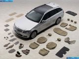 Ð“Ð°Ð»ÐµÑ€ÐµÑ Ñ„Ð¾Ñ‚Ð¾Ð³Ñ€Ð°Ñ„Ð¸Ð¹ Ð¸ Ð¾Ð±Ð¾ÐµÐ² Ñ€Ð°Ð±Ð¾Ñ‡ÐµÐ³Ð¾ ÑÑ‚Ð¾Ð»Ð° Ñ Ð¸Ð·Ð¾Ð±Ñ€Ð°Ð¶ÐµÐ½Ð¸ÐµÐ¼ ÑÐºÑÑ‚ÐµÑ€ÑŒÐµÑ€Ð°, Ð¸Ð½Ñ‚ÐµÑ€ÑŒÐµÑ€Ð°, ÐºÐ¾Ð½ÑÑ‚Ñ€ÑƒÐºÑ†Ð¸Ð¸ Ð¸ Ð´Ð¸Ð·Ð°Ð¹Ð½ÐµÑ€ÑÐºÐ¸Ñ… Ñ€Ð¸ÑÑƒÐ½ÐºÐ¾Ð² Ð°Ð²Ñ‚Ð¾Ð¼Ð¾Ð±Ð¸Ð»Ñ 2008 Mercedes-Benz C-class Estate.
