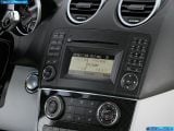 Ð¤Ð¾Ñ‚Ð¾Ð³Ñ€Ð°Ñ„Ð¸Ñ Ð°Ð²Ñ‚Ð¾Ð¼Ð¾Ð±Ð¸Ð»Ñ 2009 Mercedes-Benz M-class â„–014 Ð“Ð°Ð»ÐµÑ€ÐµÑ Ñ„Ð¾Ñ‚Ð¾Ð³Ñ€Ð°Ñ„Ð¸Ð¹ и обоев рабочего Ñтола Ñ Ð¸Ð·Ð¾Ð±Ñ€Ð°Ð¶ÐµÐ½Ð¸ÐµÐ¼ ÑкÑтерьера, интерьера, конÑтрукции и дизайнерÑких риÑунков Ð°Ð²Ñ‚Ð¾Ð¼Ð¾Ð±Ð¸Ð»Ñ 2009 Mercedes-Benz M-class.