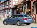 Ð¤Ð¾Ñ‚Ð¾Ð³Ñ€Ð°Ñ„Ð¸Ñ Ð°Ð²Ñ‚Ð¾Ð¼Ð¾Ð±Ð¸Ð»Ñ 2010 Mercedes-Benz E-class Estate â„–068 Ð“Ð°Ð»ÐµÑ€ÐµÑ Ñ„Ð¾Ñ‚Ð¾Ð³Ñ€Ð°Ñ„Ð¸Ð¹ и обоев рабочего Ñтола Ñ Ð¸Ð·Ð¾Ð±Ñ€Ð°Ð¶ÐµÐ½Ð¸ÐµÐ¼ ÑкÑтерьера, интерьера, конÑтрукции и дизайнерÑких риÑунков Ð°Ð²Ñ‚Ð¾Ð¼Ð¾Ð±Ð¸Ð»Ñ 2010 Mercedes-Benz E-class Estate.