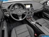 Ð¤Ð¾Ñ‚Ð¾Ð³Ñ€Ð°Ñ„Ð¸Ñ Ð°Ð²Ñ‚Ð¾Ð¼Ð¾Ð±Ð¸Ð»Ñ 2011 Mercedes-Benz E350 Cabriolet â„–047 Ð“Ð°Ð»ÐµÑ€ÐµÑ Ñ„Ð¾Ñ‚Ð¾Ð³Ñ€Ð°Ñ„Ð¸Ð¹ и обоев рабочего Ñтола Ñ Ð¸Ð·Ð¾Ð±Ñ€Ð°Ð¶ÐµÐ½Ð¸ÐµÐ¼ ÑкÑтерьера, интерьера, конÑтрукции и дизайнерÑких риÑунков Ð°Ð²Ñ‚Ð¾Ð¼Ð¾Ð±Ð¸Ð»Ñ 2011 Mercedes-Benz E350 Cabriolet.
