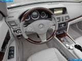 Ð¤Ð¾Ñ‚Ð¾Ð³Ñ€Ð°Ñ„Ð¸Ñ Ð°Ð²Ñ‚Ð¾Ð¼Ð¾Ð±Ð¸Ð»Ñ 2011 Mercedes-Benz E350 Cabriolet â„–048 Ð“Ð°Ð»ÐµÑ€ÐµÑ Ñ„Ð¾Ñ‚Ð¾Ð³Ñ€Ð°Ñ„Ð¸Ð¹ и обоев рабочего Ñтола Ñ Ð¸Ð·Ð¾Ð±Ñ€Ð°Ð¶ÐµÐ½Ð¸ÐµÐ¼ ÑкÑтерьера, интерьера, конÑтрукции и дизайнерÑких риÑунков Ð°Ð²Ñ‚Ð¾Ð¼Ð¾Ð±Ð¸Ð»Ñ 2011 Mercedes-Benz E350 Cabriolet.