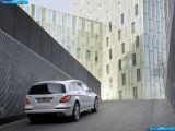 Ð“Ð°Ð»ÐµÑ€ÐµÑ Ñ„Ð¾Ñ‚Ð¾Ð³Ñ€Ð°Ñ„Ð¸Ð¹ Ð¸ Ð¾Ð±Ð¾ÐµÐ² Ñ€Ð°Ð±Ð¾Ñ‡ÐµÐ³Ð¾ ÑÑ‚Ð¾Ð»Ð° Ñ Ð¸Ð·Ð¾Ð±Ñ€Ð°Ð¶ÐµÐ½Ð¸ÐµÐ¼ ÑÐºÑÑ‚ÐµÑ€ÑŒÐµÑ€Ð°, Ð¸Ð½Ñ‚ÐµÑ€ÑŒÐµÑ€Ð°, ÐºÐ¾Ð½ÑÑ‚Ñ€ÑƒÐºÑ†Ð¸Ð¸ Ð¸ Ð´Ð¸Ð·Ð°Ð¹Ð½ÐµÑ€ÑÐºÐ¸Ñ… Ñ€Ð¸ÑÑƒÐ½ÐºÐ¾Ð² Ð°Ð²Ñ‚Ð¾Ð¼Ð¾Ð±Ð¸Ð»Ñ 2011 Mercedes-Benz R-class.