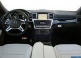 Ð¤Ð¾Ñ‚Ð¾Ð³Ñ€Ð°Ñ„Ð¸Ñ Ð°Ð²Ñ‚Ð¾Ð¼Ð¾Ð±Ð¸Ð»Ñ 2012 Mercedes-Benz ML63 AMG â„–057 Ð“Ð°Ð»ÐµÑ€ÐµÑ Ñ„Ð¾Ñ‚Ð¾Ð³Ñ€Ð°Ñ„Ð¸Ð¹ и обоев рабочего Ñтола Ñ Ð¸Ð·Ð¾Ð±Ñ€Ð°Ð¶ÐµÐ½Ð¸ÐµÐ¼ ÑкÑтерьера, интерьера, конÑтрукции и дизайнерÑких риÑунков Ð°Ð²Ñ‚Ð¾Ð¼Ð¾Ð±Ð¸Ð»Ñ 2012 Mercedes-Benz ML63 AMG.