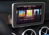 Ð¤Ð¾Ñ‚Ð¾Ð³Ñ€Ð°Ñ„Ð¸Ñ Ð°Ð²Ñ‚Ð¾Ð¼Ð¾Ð±Ð¸Ð»Ñ 2013 Mercedes-Benz A-class â„–167 Ð“Ð°Ð»ÐµÑ€ÐµÑ Ñ„Ð¾Ñ‚Ð¾Ð³Ñ€Ð°Ñ„Ð¸Ð¹ и обоев рабочего Ñтола Ñ Ð¸Ð·Ð¾Ð±Ñ€Ð°Ð¶ÐµÐ½Ð¸ÐµÐ¼ ÑкÑтерьера, интерьера, конÑтрукции и дизайнерÑких риÑунков Ð°Ð²Ñ‚Ð¾Ð¼Ð¾Ð±Ð¸Ð»Ñ 2013 Mercedes-Benz A-class.