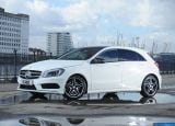 Ð¤Ð¾Ñ‚Ð¾Ð³Ñ€Ð°Ñ„Ð¸Ñ Ð°Ð²Ñ‚Ð¾Ð¼Ð¾Ð±Ð¸Ð»Ñ 2013 Mercedes-Benz A-class UK-version â„–024 Ð“Ð°Ð»ÐµÑ€ÐµÑ Ñ„Ð¾Ñ‚Ð¾Ð³Ñ€Ð°Ñ„Ð¸Ð¹ и обоев рабочего Ñтола Ñ Ð¸Ð·Ð¾Ð±Ñ€Ð°Ð¶ÐµÐ½Ð¸ÐµÐ¼ ÑкÑтерьера, интерьера, конÑтрукции и дизайнерÑких риÑунков Ð°Ð²Ñ‚Ð¾Ð¼Ð¾Ð±Ð¸Ð»Ñ 2013 Mercedes-Benz A-class UK-version.