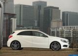 Ð¤Ð¾Ñ‚Ð¾Ð³Ñ€Ð°Ñ„Ð¸Ñ Ð°Ð²Ñ‚Ð¾Ð¼Ð¾Ð±Ð¸Ð»Ñ 2013 Mercedes-Benz A-class UK-version â„–050 Ð“Ð°Ð»ÐµÑ€ÐµÑ Ñ„Ð¾Ñ‚Ð¾Ð³Ñ€Ð°Ñ„Ð¸Ð¹ и обоев рабочего Ñтола Ñ Ð¸Ð·Ð¾Ð±Ñ€Ð°Ð¶ÐµÐ½Ð¸ÐµÐ¼ ÑкÑтерьера, интерьера, конÑтрукции и дизайнерÑких риÑунков Ð°Ð²Ñ‚Ð¾Ð¼Ð¾Ð±Ð¸Ð»Ñ 2013 Mercedes-Benz A-class UK-version.