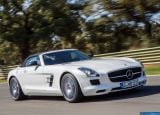 Ð¤Ð¾Ñ‚Ð¾Ð³Ñ€Ð°Ñ„Ð¸Ñ Ð°Ð²Ñ‚Ð¾Ð¼Ð¾Ð±Ð¸Ð»Ñ 2013 Mercedes-Benz SLS AMG GT Roadster â„–033 Ð“Ð°Ð»ÐµÑ€ÐµÑ Ñ„Ð¾Ñ‚Ð¾Ð³Ñ€Ð°Ñ„Ð¸Ð¹ и обоев рабочего Ñтола Ñ Ð¸Ð·Ð¾Ð±Ñ€Ð°Ð¶ÐµÐ½Ð¸ÐµÐ¼ ÑкÑтерьера, интерьера, конÑтрукции и дизайнерÑких риÑунков Ð°Ð²Ñ‚Ð¾Ð¼Ð¾Ð±Ð¸Ð»Ñ 2013 Mercedes-Benz SLS AMG GT Roadster.