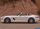 Ð¤Ð¾Ñ‚Ð¾Ð³Ñ€Ð°Ñ„Ð¸Ñ Ð°Ð²Ñ‚Ð¾Ð¼Ð¾Ð±Ð¸Ð»Ñ 2013 Mercedes-Benz SLS AMG GT Roadster â„–076 Ð“Ð°Ð»ÐµÑ€ÐµÑ Ñ„Ð¾Ñ‚Ð¾Ð³Ñ€Ð°Ñ„Ð¸Ð¹ и обоев рабочего Ñтола Ñ Ð¸Ð·Ð¾Ð±Ñ€Ð°Ð¶ÐµÐ½Ð¸ÐµÐ¼ ÑкÑтерьера, интерьера, конÑтрукции и дизайнерÑких риÑунков Ð°Ð²Ñ‚Ð¾Ð¼Ð¾Ð±Ð¸Ð»Ñ 2013 Mercedes-Benz SLS AMG GT Roadster.