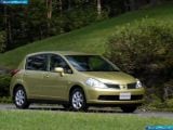 Ð¤Ð¾Ñ‚Ð¾Ð³Ñ€Ð°Ñ„Ð¸Ñ Ð°Ð²Ñ‚Ð¾Ð¼Ð¾Ð±Ð¸Ð»Ñ 2004 Nissan Tiida â„–002 Ð“Ð°Ð»ÐµÑ€ÐµÑ Ñ„Ð¾Ñ‚Ð¾Ð³Ñ€Ð°Ñ„Ð¸Ð¹ и обоев рабочего Ñтола Ñ Ð¸Ð·Ð¾Ð±Ñ€Ð°Ð¶ÐµÐ½Ð¸ÐµÐ¼ ÑкÑтерьера, интерьера, конÑтрукции и дизайнерÑких риÑунков Ð°Ð²Ñ‚Ð¾Ð¼Ð¾Ð±Ð¸Ð»Ñ 2004 Nissan Tiida.