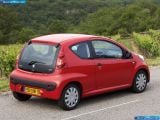 Ð¤Ð¾Ñ‚Ð¾Ð³Ñ€Ð°Ñ„Ð¸Ñ Ð°Ð²Ñ‚Ð¾Ð¼Ð¾Ð±Ð¸Ð»Ñ 2005 Peugeot 107 â„–046 Ð“Ð°Ð»ÐµÑ€ÐµÑ Ñ„Ð¾Ñ‚Ð¾Ð³Ñ€Ð°Ñ„Ð¸Ð¹ и обоев рабочего Ñтола Ñ Ð¸Ð·Ð¾Ð±Ñ€Ð°Ð¶ÐµÐ½Ð¸ÐµÐ¼ ÑкÑтерьера, интерьера, конÑтрукции и дизайнерÑких риÑунков Ð°Ð²Ñ‚Ð¾Ð¼Ð¾Ð±Ð¸Ð»Ñ 2005 Peugeot 107.