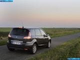 Ð“Ð°Ð»ÐµÑ€ÐµÑ Ñ„Ð¾Ñ‚Ð¾Ð³Ñ€Ð°Ñ„Ð¸Ð¹ Ð¸ Ð¾Ð±Ð¾ÐµÐ² Ñ€Ð°Ð±Ð¾Ñ‡ÐµÐ³Ð¾ ÑÑ‚Ð¾Ð»Ð° Ñ Ð¸Ð·Ð¾Ð±Ñ€Ð°Ð¶ÐµÐ½Ð¸ÐµÐ¼ ÑÐºÑÑ‚ÐµÑ€ÑŒÐµÑ€Ð°, Ð¸Ð½Ñ‚ÐµÑ€ÑŒÐµÑ€Ð°, ÐºÐ¾Ð½ÑÑ‚Ñ€ÑƒÐºÑ†Ð¸Ð¸ Ð¸ Ð´Ð¸Ð·Ð°Ð¹Ð½ÐµÑ€ÑÐºÐ¸Ñ… Ñ€Ð¸ÑÑƒÐ½ÐºÐ¾Ð² Ð°Ð²Ñ‚Ð¾Ð¼Ð¾Ð±Ð¸Ð»Ñ 2010 Renault Scenic.