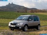 Ð¤Ð¾Ñ‚Ð¾Ð³Ñ€Ð°Ñ„Ð¸Ñ Ð°Ð²Ñ‚Ð¾Ð¼Ð¾Ð±Ð¸Ð»Ñ 2007 Skoda Roomster Scout â„–002 Ð“Ð°Ð»ÐµÑ€ÐµÑ Ñ„Ð¾Ñ‚Ð¾Ð³Ñ€Ð°Ñ„Ð¸Ð¹ и обоев рабочего Ñтола Ñ Ð¸Ð·Ð¾Ð±Ñ€Ð°Ð¶ÐµÐ½Ð¸ÐµÐ¼ ÑкÑтерьера, интерьера, конÑтрукции и дизайнерÑких риÑунков Ð°Ð²Ñ‚Ð¾Ð¼Ð¾Ð±Ð¸Ð»Ñ 2007 Skoda Roomster Scout.