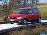 Ð¤Ð¾Ñ‚Ð¾Ð³Ñ€Ð°Ñ„Ð¸Ñ Ð°Ð²Ñ‚Ð¾Ð¼Ð¾Ð±Ð¸Ð»Ñ 2007 Skoda Roomster Scout â„–005 Ð“Ð°Ð»ÐµÑ€ÐµÑ Ñ„Ð¾Ñ‚Ð¾Ð³Ñ€Ð°Ñ„Ð¸Ð¹ и обоев рабочего Ñтола Ñ Ð¸Ð·Ð¾Ð±Ñ€Ð°Ð¶ÐµÐ½Ð¸ÐµÐ¼ ÑкÑтерьера, интерьера, конÑтрукции и дизайнерÑких риÑунков Ð°Ð²Ñ‚Ð¾Ð¼Ð¾Ð±Ð¸Ð»Ñ 2007 Skoda Roomster Scout.