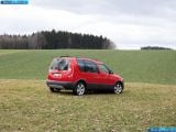 Ð“Ð°Ð»ÐµÑ€ÐµÑ Ñ„Ð¾Ñ‚Ð¾Ð³Ñ€Ð°Ñ„Ð¸Ð¹ Ð¸ Ð¾Ð±Ð¾ÐµÐ² Ñ€Ð°Ð±Ð¾Ñ‡ÐµÐ³Ð¾ ÑÑ‚Ð¾Ð»Ð° Ñ Ð¸Ð·Ð¾Ð±Ñ€Ð°Ð¶ÐµÐ½Ð¸ÐµÐ¼ ÑÐºÑÑ‚ÐµÑ€ÑŒÐµÑ€Ð°, Ð¸Ð½Ñ‚ÐµÑ€ÑŒÐµÑ€Ð°, ÐºÐ¾Ð½ÑÑ‚Ñ€ÑƒÐºÑ†Ð¸Ð¸ Ð¸ Ð´Ð¸Ð·Ð°Ð¹Ð½ÐµÑ€ÑÐºÐ¸Ñ… Ñ€Ð¸ÑÑƒÐ½ÐºÐ¾Ð² Ð°Ð²Ñ‚Ð¾Ð¼Ð¾Ð±Ð¸Ð»Ñ 2007 Skoda Roomster Scout.