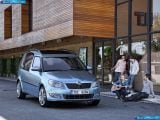 Ð¤Ð¾Ñ‚Ð¾Ð³Ñ€Ð°Ñ„Ð¸Ñ Ð°Ð²Ñ‚Ð¾Ð¼Ð¾Ð±Ð¸Ð»Ñ 2011 Skoda Roomster â„–016 Ð“Ð°Ð»ÐµÑ€ÐµÑ Ñ„Ð¾Ñ‚Ð¾Ð³Ñ€Ð°Ñ„Ð¸Ð¹ и обоев рабочего Ñтола Ñ Ð¸Ð·Ð¾Ð±Ñ€Ð°Ð¶ÐµÐ½Ð¸ÐµÐ¼ ÑкÑтерьера, интерьера, конÑтрукции и дизайнерÑких риÑунков Ð°Ð²Ñ‚Ð¾Ð¼Ð¾Ð±Ð¸Ð»Ñ 2011 Skoda Roomster.