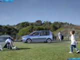 Ð¤Ð¾Ñ‚Ð¾Ð³Ñ€Ð°Ñ„Ð¸Ñ Ð°Ð²Ñ‚Ð¾Ð¼Ð¾Ð±Ð¸Ð»Ñ 2011 Skoda Roomster â„–026 Ð“Ð°Ð»ÐµÑ€ÐµÑ Ñ„Ð¾Ñ‚Ð¾Ð³Ñ€Ð°Ñ„Ð¸Ð¹ и обоев рабочего Ñтола Ñ Ð¸Ð·Ð¾Ð±Ñ€Ð°Ð¶ÐµÐ½Ð¸ÐµÐ¼ ÑкÑтерьера, интерьера, конÑтрукции и дизайнерÑких риÑунков Ð°Ð²Ñ‚Ð¾Ð¼Ð¾Ð±Ð¸Ð»Ñ 2011 Skoda Roomster.