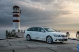 Ð¤Ð¾Ñ‚Ð¾Ð³Ñ€Ð°Ñ„Ð¸Ñ Ð°Ð²Ñ‚Ð¾Ð¼Ð¾Ð±Ð¸Ð»Ñ 2013 Skoda Superb Combi â„–016 Ð“Ð°Ð»ÐµÑ€ÐµÑ Ñ„Ð¾Ñ‚Ð¾Ð³Ñ€Ð°Ñ„Ð¸Ð¹ и обоев рабочего Ñтола Ñ Ð¸Ð·Ð¾Ð±Ñ€Ð°Ð¶ÐµÐ½Ð¸ÐµÐ¼ ÑкÑтерьера, интерьера, конÑтрукции и дизайнерÑких риÑунков Ð°Ð²Ñ‚Ð¾Ð¼Ð¾Ð±Ð¸Ð»Ñ 2013 Skoda Superb Combi.