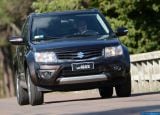 Ð¤Ð¾Ñ‚Ð¾Ð³Ñ€Ð°Ñ„Ð¸Ñ Ð°Ð²Ñ‚Ð¾Ð¼Ð¾Ð±Ð¸Ð»Ñ 2013 Suzuki Grand Vitara 3door â„–015 Ð“Ð°Ð»ÐµÑ€ÐµÑ Ñ„Ð¾Ñ‚Ð¾Ð³Ñ€Ð°Ñ„Ð¸Ð¹ и обоев рабочего Ñтола Ñ Ð¸Ð·Ð¾Ð±Ñ€Ð°Ð¶ÐµÐ½Ð¸ÐµÐ¼ ÑкÑтерьера, интерьера, конÑтрукции и дизайнерÑких риÑунков Ð°Ð²Ñ‚Ð¾Ð¼Ð¾Ð±Ð¸Ð»Ñ 2013 Suzuki Grand Vitara 3door.