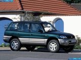Ð“Ð°Ð»ÐµÑ€ÐµÑ Ñ„Ð¾Ñ‚Ð¾Ð³Ñ€Ð°Ñ„Ð¸Ð¹ Ð¸ Ð¾Ð±Ð¾ÐµÐ² Ñ€Ð°Ð±Ð¾Ñ‡ÐµÐ³Ð¾ ÑÑ‚Ð¾Ð»Ð° Ñ Ð¸Ð·Ð¾Ð±Ñ€Ð°Ð¶ÐµÐ½Ð¸ÐµÐ¼ ÑÐºÑÑ‚ÐµÑ€ÑŒÐµÑ€Ð°, Ð¸Ð½Ñ‚ÐµÑ€ÑŒÐµÑ€Ð°, ÐºÐ¾Ð½ÑÑ‚Ñ€ÑƒÐºÑ†Ð¸Ð¸ Ð¸ Ð´Ð¸Ð·Ð°Ð¹Ð½ÐµÑ€ÑÐºÐ¸Ñ… Ñ€Ð¸ÑÑƒÐ½ÐºÐ¾Ð² Ð°Ð²Ñ‚Ð¾Ð¼Ð¾Ð±Ð¸Ð»Ñ 1996 Toyota Rav4.
