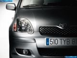 Ð“Ð°Ð»ÐµÑ€ÐµÑ Ñ„Ð¾Ñ‚Ð¾Ð³Ñ€Ð°Ñ„Ð¸Ð¹ Ð¸ Ð¾Ð±Ð¾ÐµÐ² Ñ€Ð°Ð±Ð¾Ñ‡ÐµÐ³Ð¾ ÑÑ‚Ð¾Ð»Ð° Ñ Ð¸Ð·Ð¾Ð±Ñ€Ð°Ð¶ÐµÐ½Ð¸ÐµÐ¼ ÑÐºÑÑ‚ÐµÑ€ÑŒÐµÑ€Ð°, Ð¸Ð½Ñ‚ÐµÑ€ÑŒÐµÑ€Ð°, ÐºÐ¾Ð½ÑÑ‚Ñ€ÑƒÐºÑ†Ð¸Ð¸ Ð¸ Ð´Ð¸Ð·Ð°Ð¹Ð½ÐµÑ€ÑÐºÐ¸Ñ… Ñ€Ð¸ÑÑƒÐ½ÐºÐ¾Ð² Ð°Ð²Ñ‚Ð¾Ð¼Ð¾Ð±Ð¸Ð»Ñ 2003 Toyota Yaris.