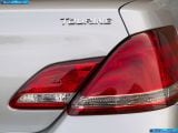 Ð“Ð°Ð»ÐµÑ€ÐµÑ Ñ„Ð¾Ñ‚Ð¾Ð³Ñ€Ð°Ñ„Ð¸Ð¹ Ð¸ Ð¾Ð±Ð¾ÐµÐ² Ñ€Ð°Ð±Ð¾Ñ‡ÐµÐ³Ð¾ ÑÑ‚Ð¾Ð»Ð° Ñ Ð¸Ð·Ð¾Ð±Ñ€Ð°Ð¶ÐµÐ½Ð¸ÐµÐ¼ ÑÐºÑÑ‚ÐµÑ€ÑŒÐµÑ€Ð°, Ð¸Ð½Ñ‚ÐµÑ€ÑŒÐµÑ€Ð°, ÐºÐ¾Ð½ÑÑ‚Ñ€ÑƒÐºÑ†Ð¸Ð¸ Ð¸ Ð´Ð¸Ð·Ð°Ð¹Ð½ÐµÑ€ÑÐºÐ¸Ñ… Ñ€Ð¸ÑÑƒÐ½ÐºÐ¾Ð² Ð°Ð²Ñ‚Ð¾Ð¼Ð¾Ð±Ð¸Ð»Ñ 2006 Toyota Avalon Touring.