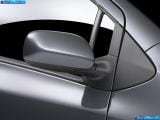 Ð“Ð°Ð»ÐµÑ€ÐµÑ Ñ„Ð¾Ñ‚Ð¾Ð³Ñ€Ð°Ñ„Ð¸Ð¹ Ð¸ Ð¾Ð±Ð¾ÐµÐ² Ñ€Ð°Ð±Ð¾Ñ‡ÐµÐ³Ð¾ ÑÑ‚Ð¾Ð»Ð° Ñ Ð¸Ð·Ð¾Ð±Ñ€Ð°Ð¶ÐµÐ½Ð¸ÐµÐ¼ ÑÐºÑÑ‚ÐµÑ€ÑŒÐµÑ€Ð°, Ð¸Ð½Ñ‚ÐµÑ€ÑŒÐµÑ€Ð°, ÐºÐ¾Ð½ÑÑ‚Ñ€ÑƒÐºÑ†Ð¸Ð¸ Ð¸ Ð´Ð¸Ð·Ð°Ð¹Ð½ÐµÑ€ÑÐºÐ¸Ñ… Ñ€Ð¸ÑÑƒÐ½ÐºÐ¾Ð² Ð°Ð²Ñ‚Ð¾Ð¼Ð¾Ð±Ð¸Ð»Ñ 2006 Toyota Yaris Ts Concept.