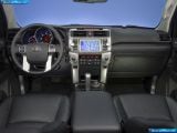 Ð“Ð°Ð»ÐµÑ€ÐµÑ Ñ„Ð¾Ñ‚Ð¾Ð³Ñ€Ð°Ñ„Ð¸Ð¹ Ð¸ Ð¾Ð±Ð¾ÐµÐ² Ñ€Ð°Ð±Ð¾Ñ‡ÐµÐ³Ð¾ ÑÑ‚Ð¾Ð»Ð° Ñ Ð¸Ð·Ð¾Ð±Ñ€Ð°Ð¶ÐµÐ½Ð¸ÐµÐ¼ ÑÐºÑÑ‚ÐµÑ€ÑŒÐµÑ€Ð°, Ð¸Ð½Ñ‚ÐµÑ€ÑŒÐµÑ€Ð°, ÐºÐ¾Ð½ÑÑ‚Ñ€ÑƒÐºÑ†Ð¸Ð¸ Ð¸ Ð´Ð¸Ð·Ð°Ð¹Ð½ÐµÑ€ÑÐºÐ¸Ñ… Ñ€Ð¸ÑÑƒÐ½ÐºÐ¾Ð² Ð°Ð²Ñ‚Ð¾Ð¼Ð¾Ð±Ð¸Ð»Ñ 2010 Toyota 4runner.