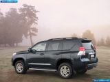 Ð“Ð°Ð»ÐµÑ€ÐµÑ Ñ„Ð¾Ñ‚Ð¾Ð³Ñ€Ð°Ñ„Ð¸Ð¹ Ð¸ Ð¾Ð±Ð¾ÐµÐ² Ñ€Ð°Ð±Ð¾Ñ‡ÐµÐ³Ð¾ ÑÑ‚Ð¾Ð»Ð° Ñ Ð¸Ð·Ð¾Ð±Ñ€Ð°Ð¶ÐµÐ½Ð¸ÐµÐ¼ ÑÐºÑÑ‚ÐµÑ€ÑŒÐµÑ€Ð°, Ð¸Ð½Ñ‚ÐµÑ€ÑŒÐµÑ€Ð°, ÐºÐ¾Ð½ÑÑ‚Ñ€ÑƒÐºÑ†Ð¸Ð¸ Ð¸ Ð´Ð¸Ð·Ð°Ð¹Ð½ÐµÑ€ÑÐºÐ¸Ñ… Ñ€Ð¸ÑÑƒÐ½ÐºÐ¾Ð² Ð°Ð²Ñ‚Ð¾Ð¼Ð¾Ð±Ð¸Ð»Ñ 2010 Toyota Land Cruiser.