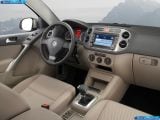 Ð¤Ð¾Ñ‚Ð¾Ð³Ñ€Ð°Ñ„Ð¸Ñ Ð°Ð²Ñ‚Ð¾Ð¼Ð¾Ð±Ð¸Ð»Ñ 2008 Volkswagen Tiguan â„–112 Ð“Ð°Ð»ÐµÑ€ÐµÑ Ñ„Ð¾Ñ‚Ð¾Ð³Ñ€Ð°Ñ„Ð¸Ð¹ и обоев рабочего Ñтола Ñ Ð¸Ð·Ð¾Ð±Ñ€Ð°Ð¶ÐµÐ½Ð¸ÐµÐ¼ ÑкÑтерьера, интерьера, конÑтрукции и дизайнерÑких риÑунков Ð°Ð²Ñ‚Ð¾Ð¼Ð¾Ð±Ð¸Ð»Ñ 2008 Volkswagen Tiguan.