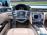 Ð¤Ð¾Ñ‚Ð¾Ð³Ñ€Ð°Ñ„Ð¸Ñ Ð°Ð²Ñ‚Ð¾Ð¼Ð¾Ð±Ð¸Ð»Ñ 2011 Volkswagen Phaeton â„–037 Ð“Ð°Ð»ÐµÑ€ÐµÑ Ñ„Ð¾Ñ‚Ð¾Ð³Ñ€Ð°Ñ„Ð¸Ð¹ и обоев рабочего Ñтола Ñ Ð¸Ð·Ð¾Ð±Ñ€Ð°Ð¶ÐµÐ½Ð¸ÐµÐ¼ ÑкÑтерьера, интерьера, конÑтрукции и дизайнерÑких риÑунков Ð°Ð²Ñ‚Ð¾Ð¼Ð¾Ð±Ð¸Ð»Ñ 2011 Volkswagen Phaeton.