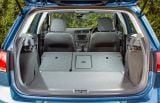 Ð“Ð°Ð»ÐµÑ€ÐµÑ Ñ„Ð¾Ñ‚Ð¾Ð³Ñ€Ð°Ñ„Ð¸Ð¹ Ð¸ Ð¾Ð±Ð¾ÐµÐ² Ñ€Ð°Ð±Ð¾Ñ‡ÐµÐ³Ð¾ ÑÑ‚Ð¾Ð»Ð° Ñ Ð¸Ð·Ð¾Ð±Ñ€Ð°Ð¶ÐµÐ½Ð¸ÐµÐ¼ ÑÐºÑÑ‚ÐµÑ€ÑŒÐµÑ€Ð°, Ð¸Ð½Ñ‚ÐµÑ€ÑŒÐµÑ€Ð°, ÐºÐ¾Ð½ÑÑ‚Ñ€ÑƒÐºÑ†Ð¸Ð¸ Ð¸ Ð´Ð¸Ð·Ð°Ð¹Ð½ÐµÑ€ÑÐºÐ¸Ñ… Ñ€Ð¸ÑÑƒÐ½ÐºÐ¾Ð² Ð°Ð²Ñ‚Ð¾Ð¼Ð¾Ð±Ð¸Ð»Ñ 2013 Volkswagen Golf UK-version.