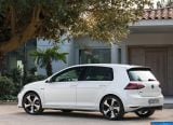 Ð¤Ð¾Ñ‚Ð¾Ð³Ñ€Ð°Ñ„Ð¸Ñ Ð°Ð²Ñ‚Ð¾Ð¼Ð¾Ð±Ð¸Ð»Ñ 2014 Volkswagen Golf GTI â„–025 Ð“Ð°Ð»ÐµÑ€ÐµÑ Ñ„Ð¾Ñ‚Ð¾Ð³Ñ€Ð°Ñ„Ð¸Ð¹ и обоев рабочего Ñтола Ñ Ð¸Ð·Ð¾Ð±Ñ€Ð°Ð¶ÐµÐ½Ð¸ÐµÐ¼ ÑкÑтерьера, интерьера, конÑтрукции и дизайнерÑких риÑунков Ð°Ð²Ñ‚Ð¾Ð¼Ð¾Ð±Ð¸Ð»Ñ 2014 Volkswagen Golf GTI.